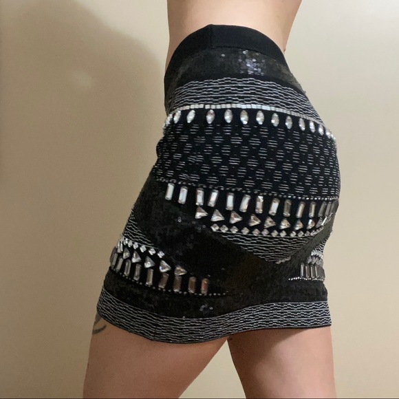 Unique sequin and jewel mini skirt - Picture 3 of 7